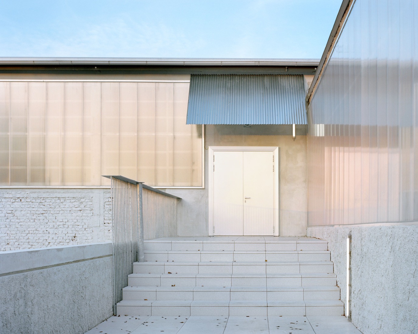 Temporary Spaces for Slovenian National Theatre Drama by Vidic Grohar Arhitekti. Photograph by Maxime Delvaux.