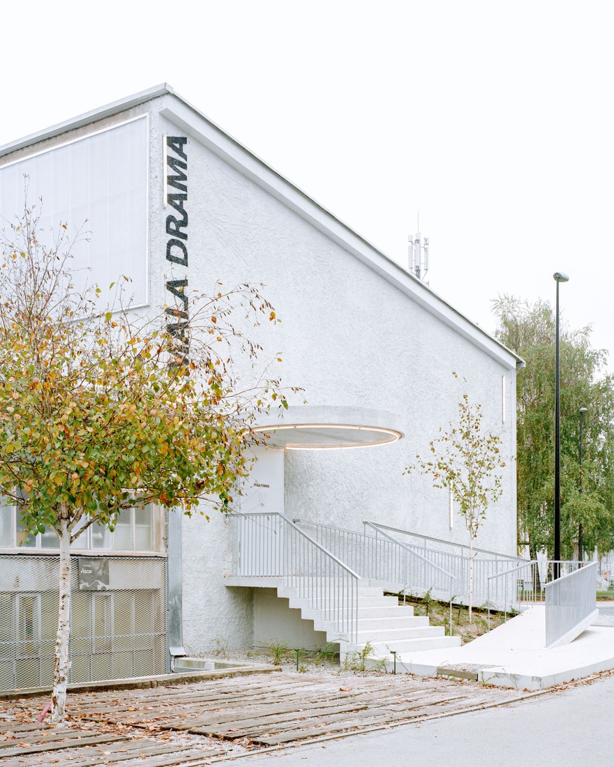 Temporary Spaces for Slovenian National Theatre Drama by Vidic Grohar Arhitekti. Photograph by Maxime Delvaux.