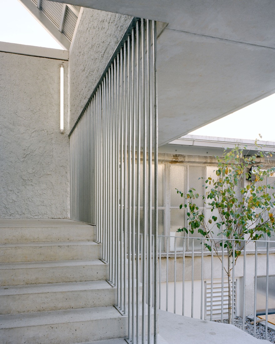 Temporary Spaces for Slovenian National Theatre Drama by Vidic Grohar Arhitekti. Photograph by Maxime Delvaux.