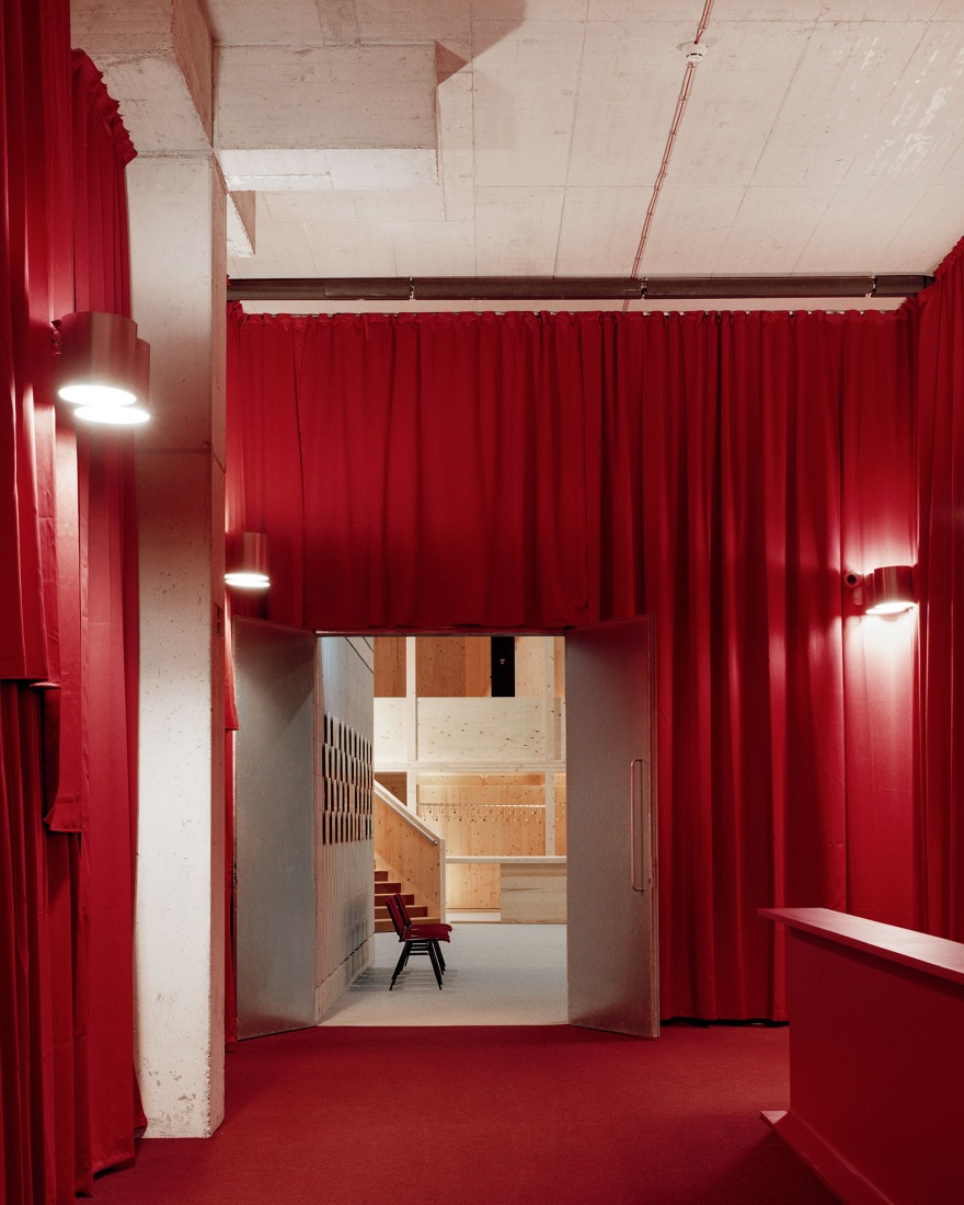Temporary Spaces for Slovenian National Theatre Drama by Vidic Grohar Arhitekti. Photograph by Maxime Delvaux.