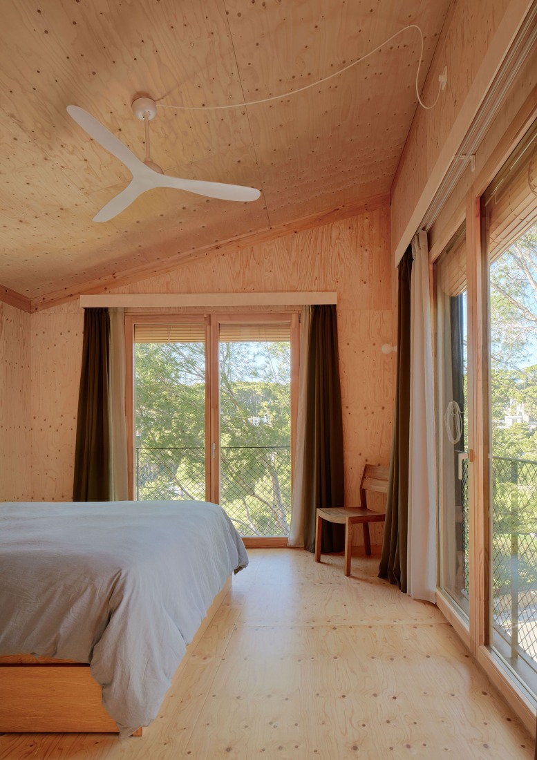 "Casa CLO" by Alventosa Morell Arquitectes. Photograph by José Hevia.