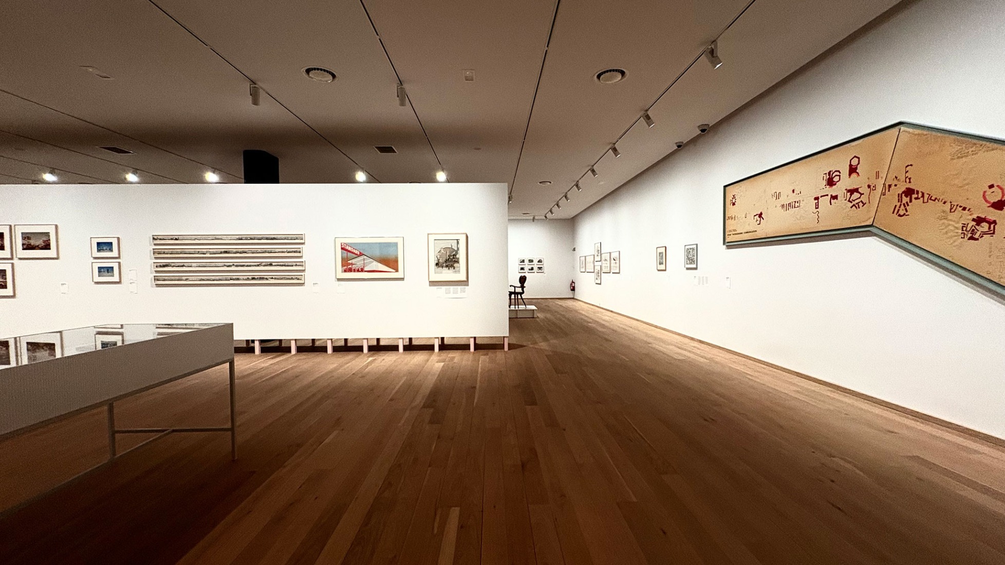 «Denise Scott Brown. City. Street. House» at the Bilbao Museoa. Photograph courtesy of mayorga + fontana arquitectura.