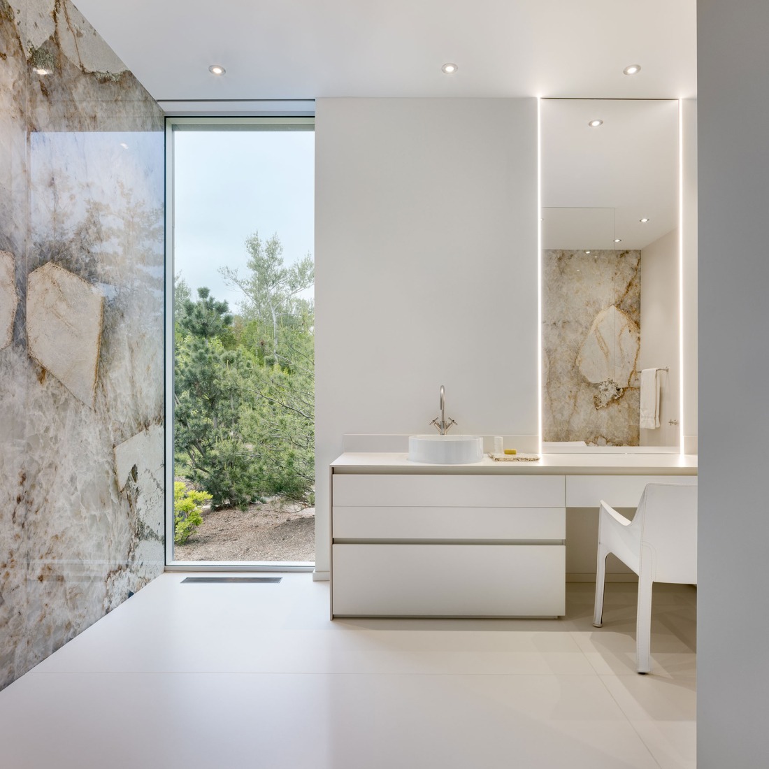 Lakeside by Disbrow Iannuzzi. Photograph by Rafael Gamo.