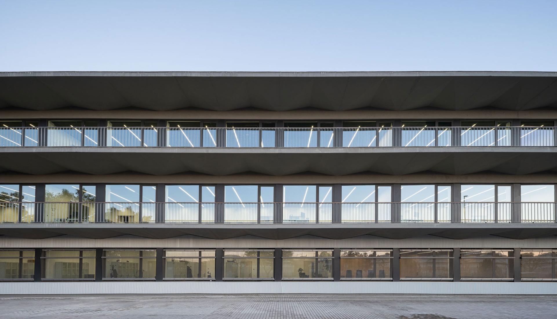 Expansion and renovation of the ETSIA of the Universidad de Sevilla by Estudio Carbajal. Photograph by Fernando Alda.