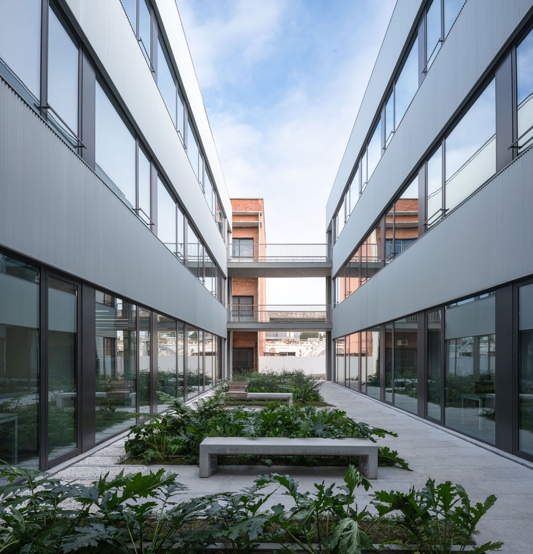 Expansion and renovation of the ETSIA of the Universidad de Sevilla by Estudio Carbajal. Photograph by Fernando Alda.