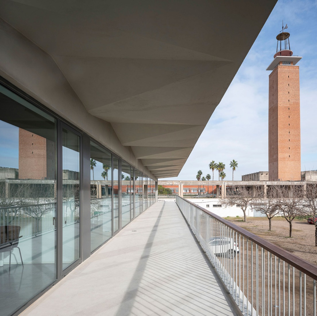 Expansion and renovation of the ETSIA of the Universidad de Sevilla by Estudio Carbajal. Photograph by Fernando Alda.