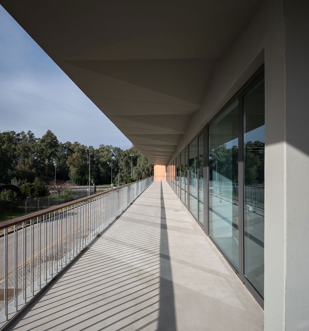 Expansion and renovation of the ETSIA of the Universidad de Sevilla by Estudio Carbajal. Photograph by Fernando Alda.