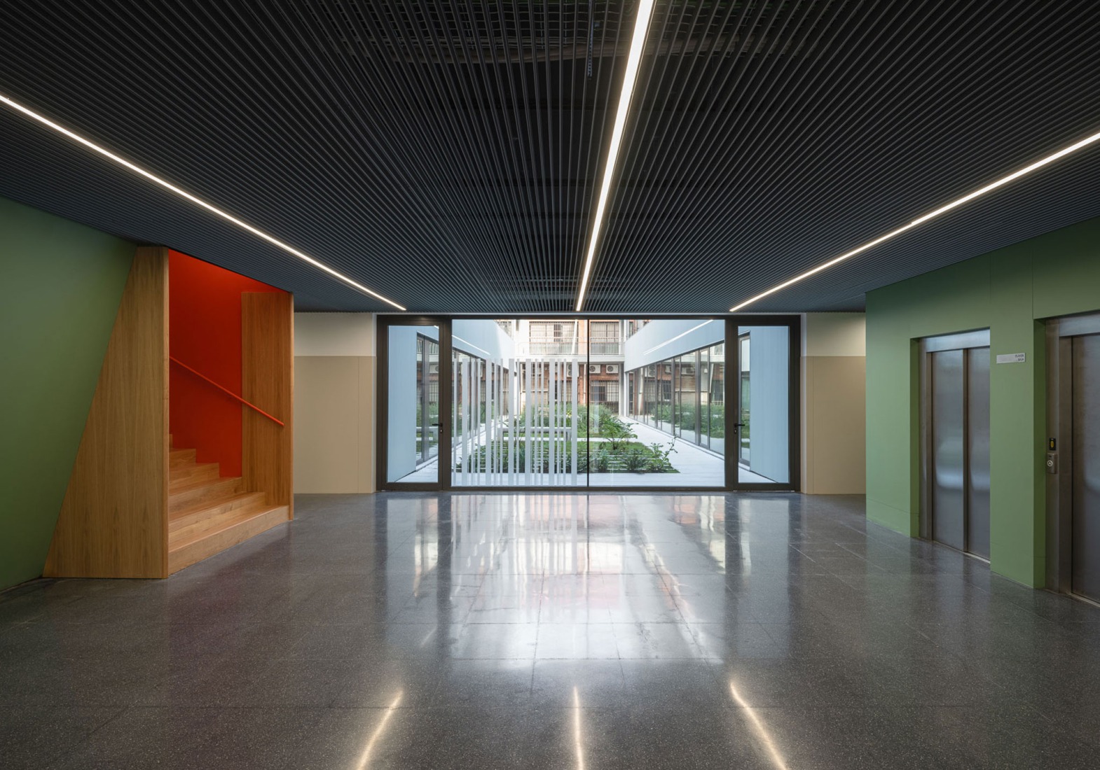 Expansion and renovation of the ETSIA of the Universidad de Sevilla by Estudio Carbajal. Photograph by Fernando Alda.
