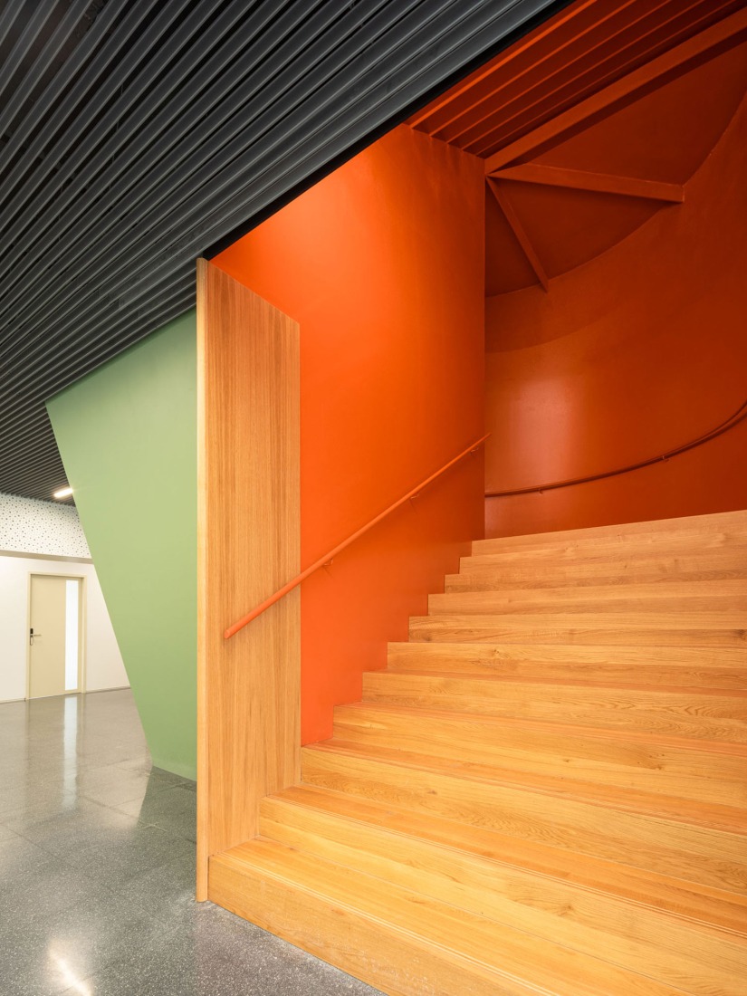 Expansion and renovation of the ETSIA of the Universidad de Sevilla by Estudio Carbajal. Photograph by Fernando Alda.