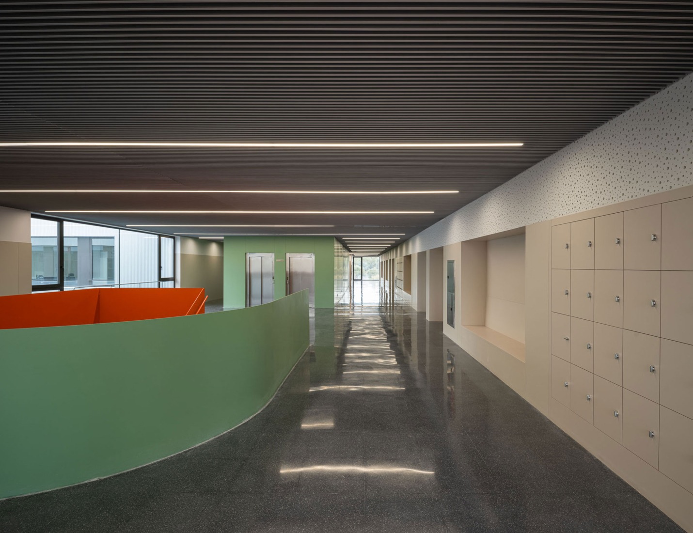 Expansion and renovation of the ETSIA of the Universidad de Sevilla by Estudio Carbajal. Photograph by Fernando Alda.