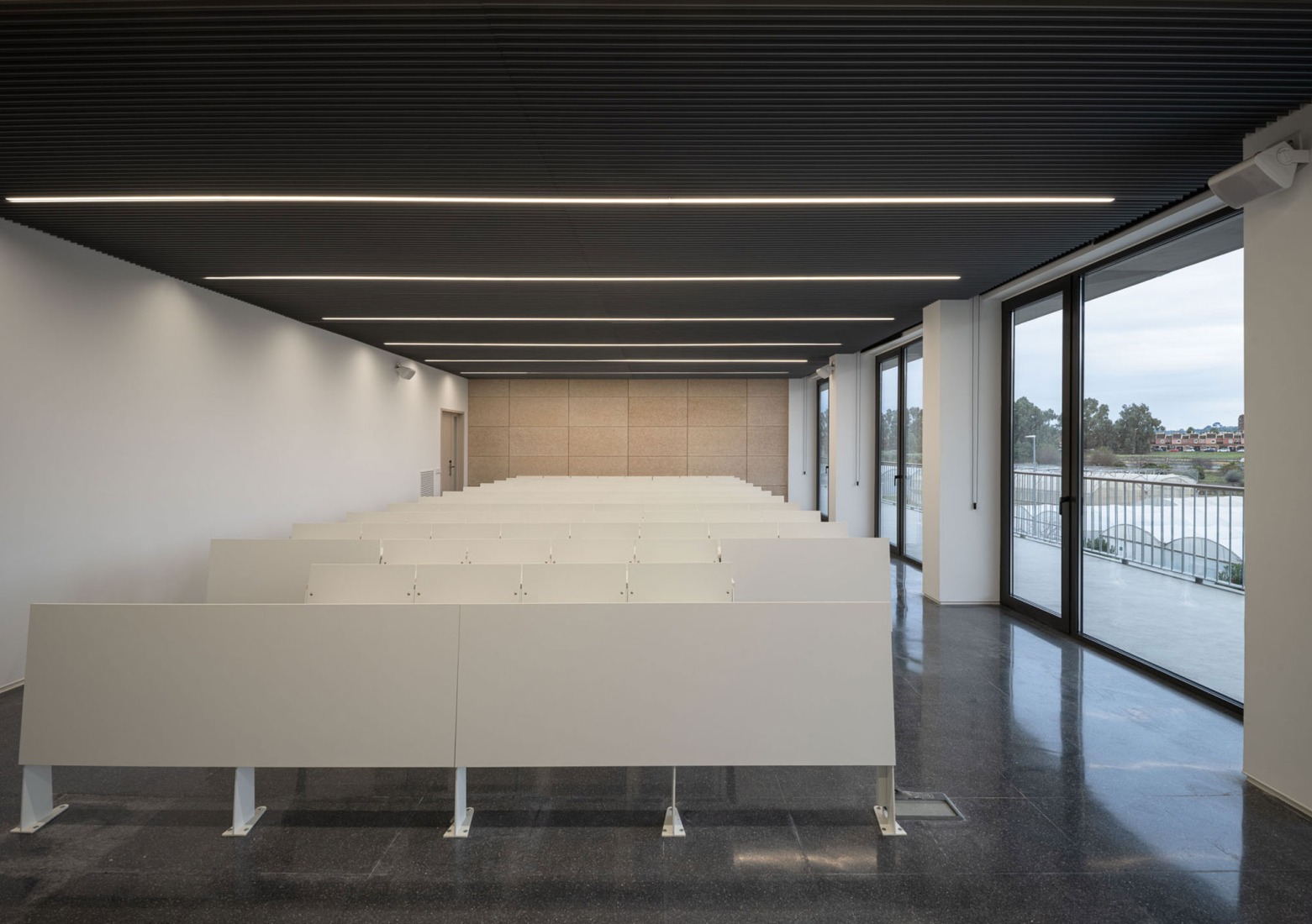 Expansion and renovation of the ETSIA of the Universidad de Sevilla by Estudio Carbajal. Photograph by Fernando Alda.