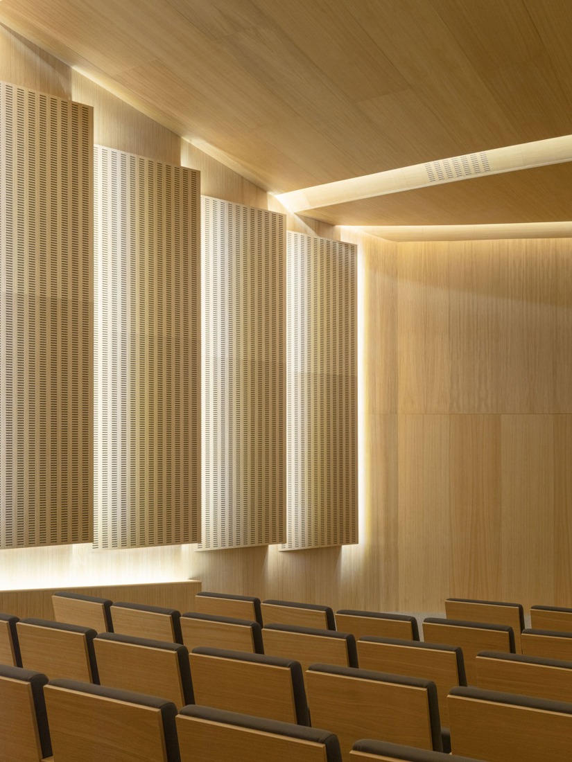 Expansion and renovation of the ETSIA of the Universidad de Sevilla by Estudio Carbajal. Photograph by Fernando Alda.