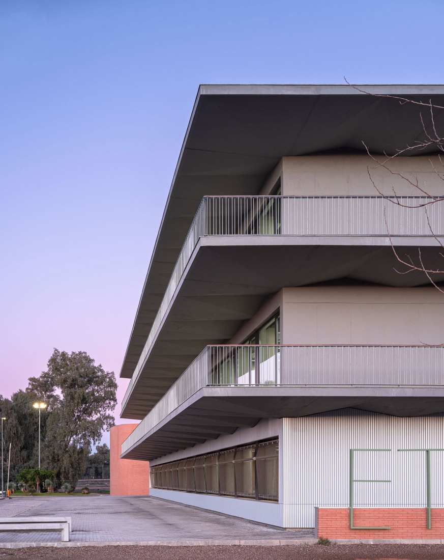 Expansion and renovation of the ETSIA of the Universidad de Sevilla by Estudio Carbajal. Photograph by Fernando Alda.