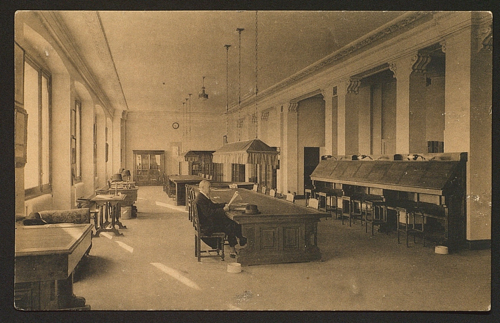 Imágenes postales del Círculo de Bellas Artes. Fototipia Hauser y Menet. Colección de tarjetas postales originales de época c.1927. Archivo del Círculo de Bellas Artes. 