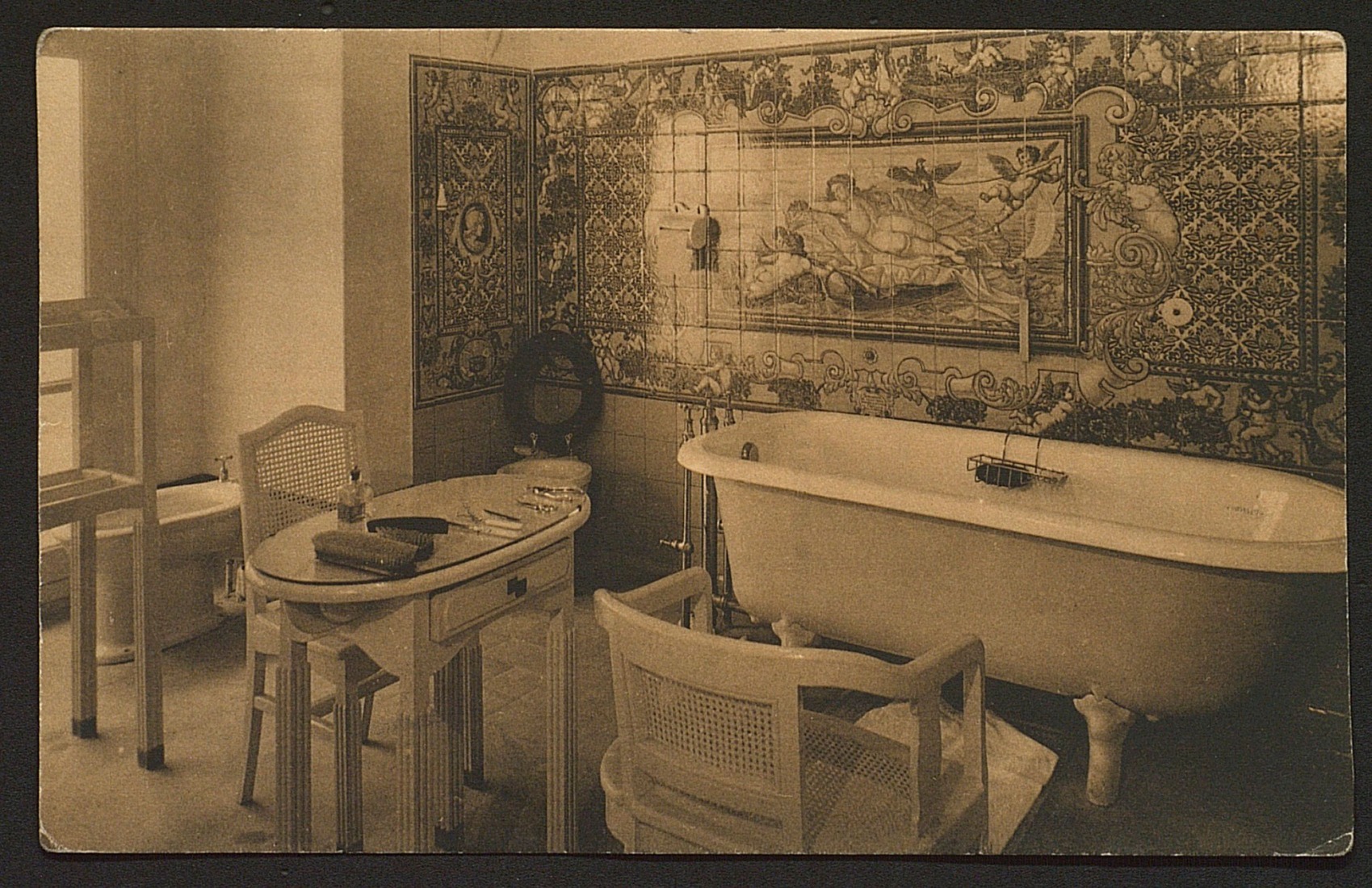 Imágenes postales del Círculo de Bellas Artes. Fototipia Hauser y Menet. Colección de tarjetas postales originales de época c.1927. Archivo del Círculo de Bellas Artes. 