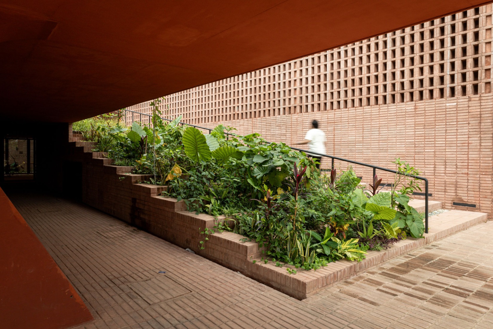 "La Cacaotera" Regional Museum by Laboratorio regional de arquitectura + Taller Mauricio Rocha + Samuele Xompero. Photograph by Miguel Cobos. 