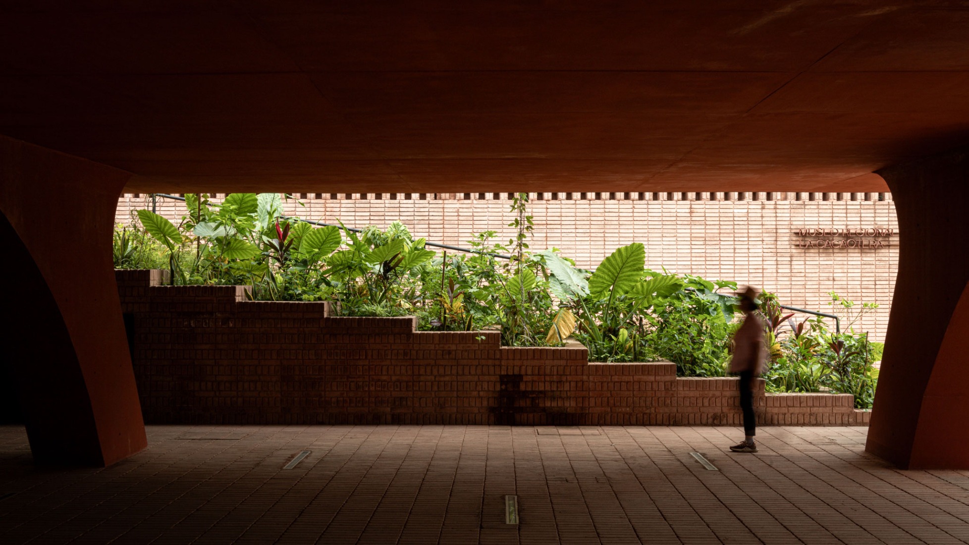 "La Cacaotera" Regional Museum by Laboratorio regional de arquitectura + Taller Mauricio Rocha + Samuele Xompero. Photograph by Miguel Cobos. 