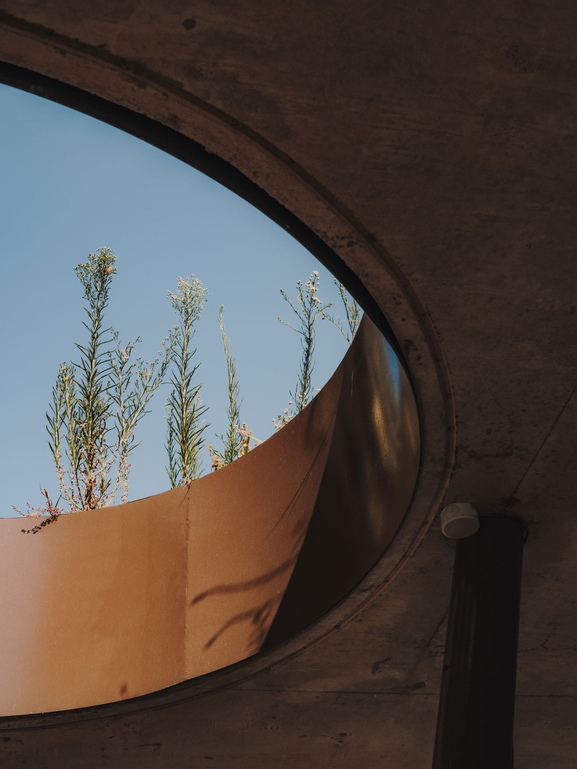 Dr. Caro urban bus interchange in Elche by ARN / Architects. Photograph by Oleh Kardash Horlay.