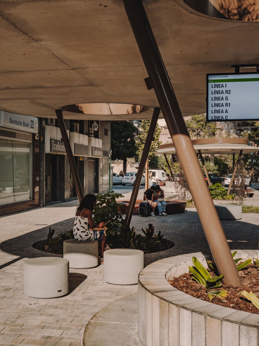 Dr. Caro urban bus interchange in Elche by ARN / Architects. Photograph by Oleh Kardash Horlay.