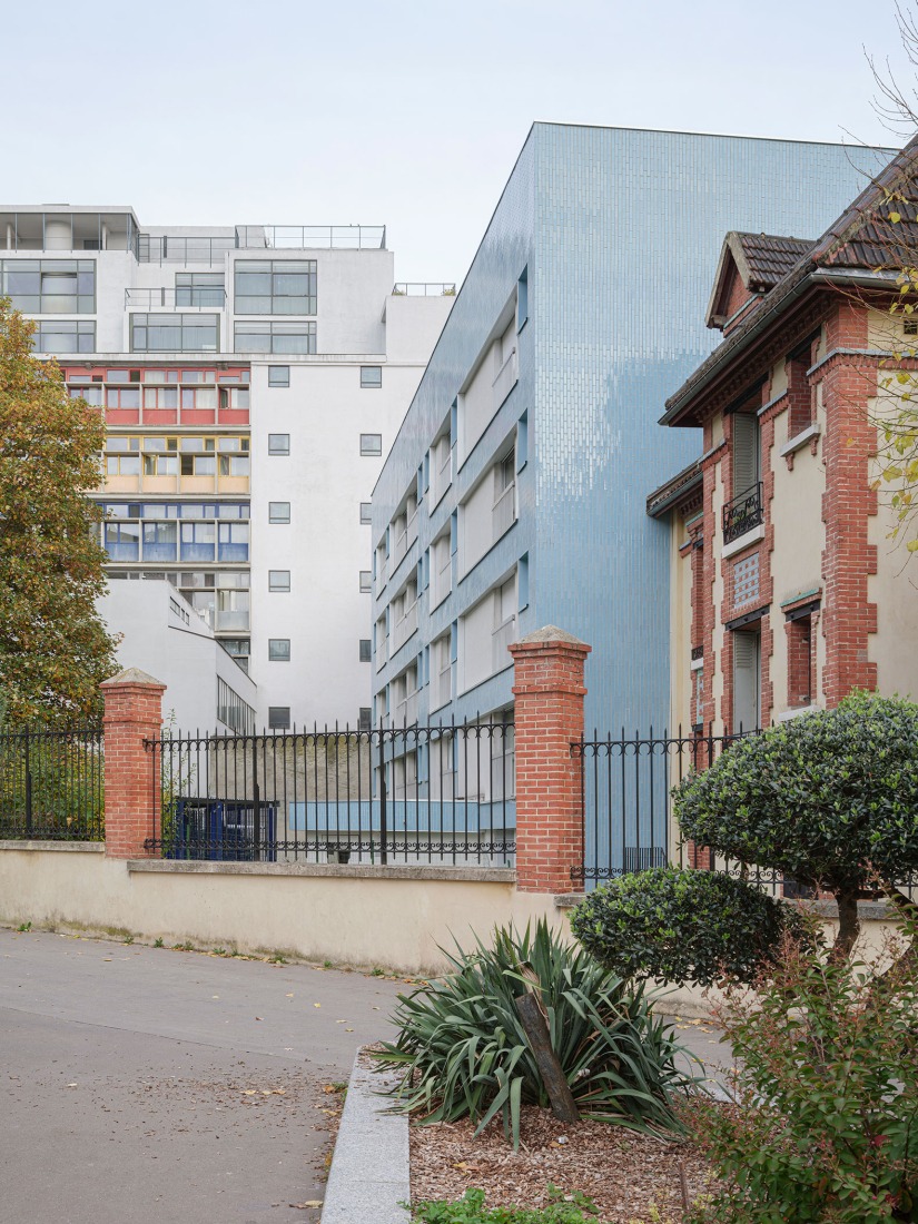 Thermal rehabilitation of a 49-unit apartment building by graal. Photograph by Giaime Meloni.