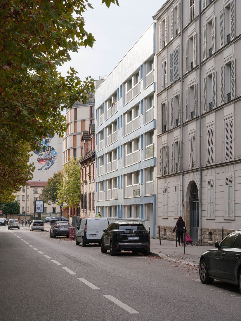 Thermal rehabilitation of a 49-unit apartment building by graal. Photograph by Giaime Meloni.