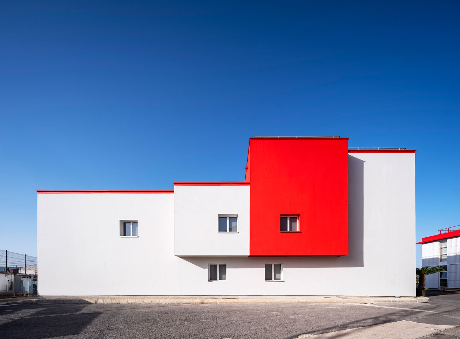 HTBA office and services complex by Martín Lejarraga. Photograph by David Frutos.