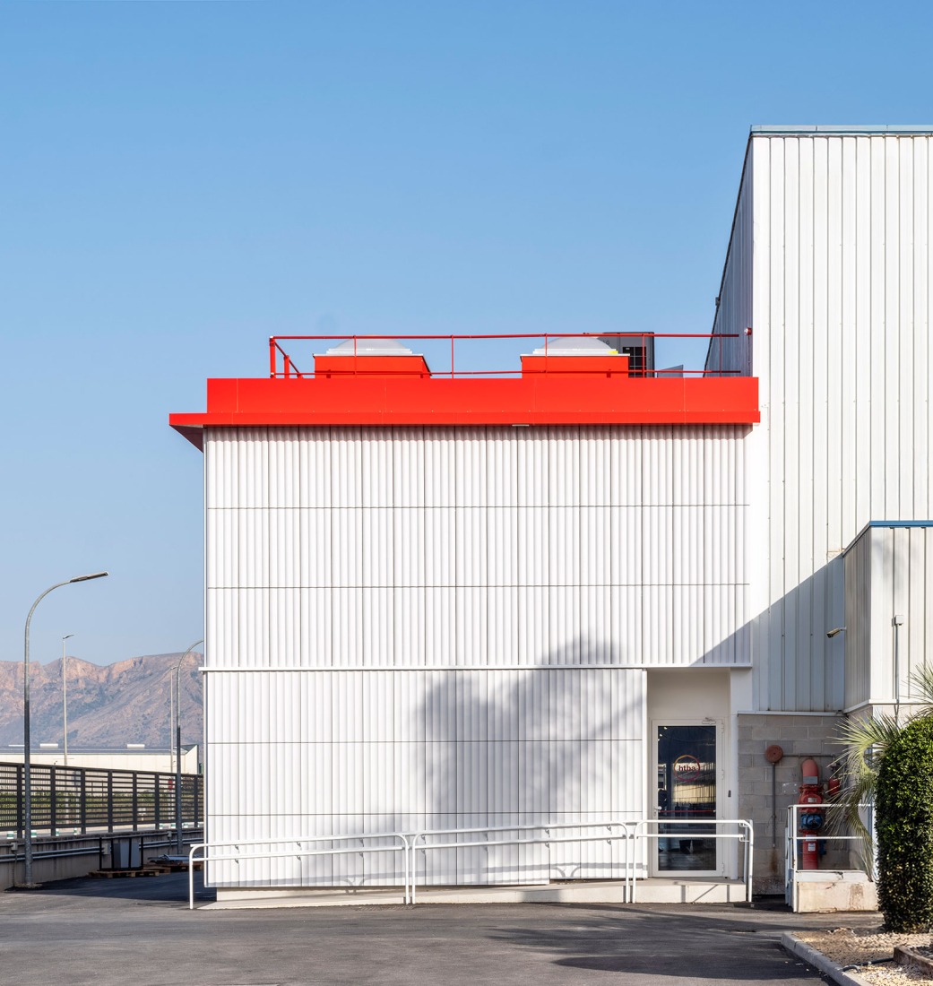 HTBA office and services complex by Martín Lejarraga. Photograph by David Frutos.