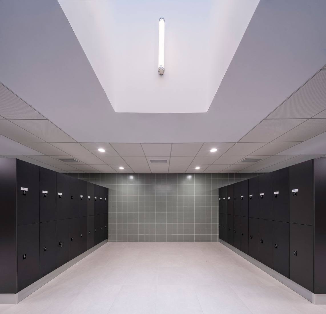 HTBA office and services complex by Martín Lejarraga. Photograph by David Frutos.