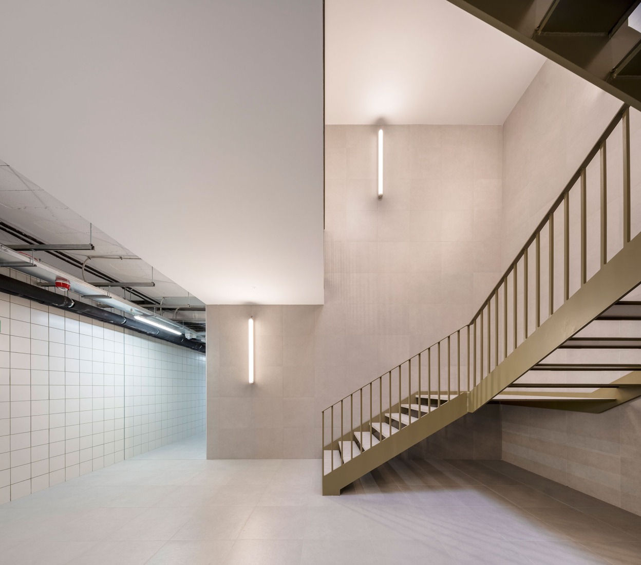 HTBA office and services complex by Martín Lejarraga. Photograph by David Frutos.