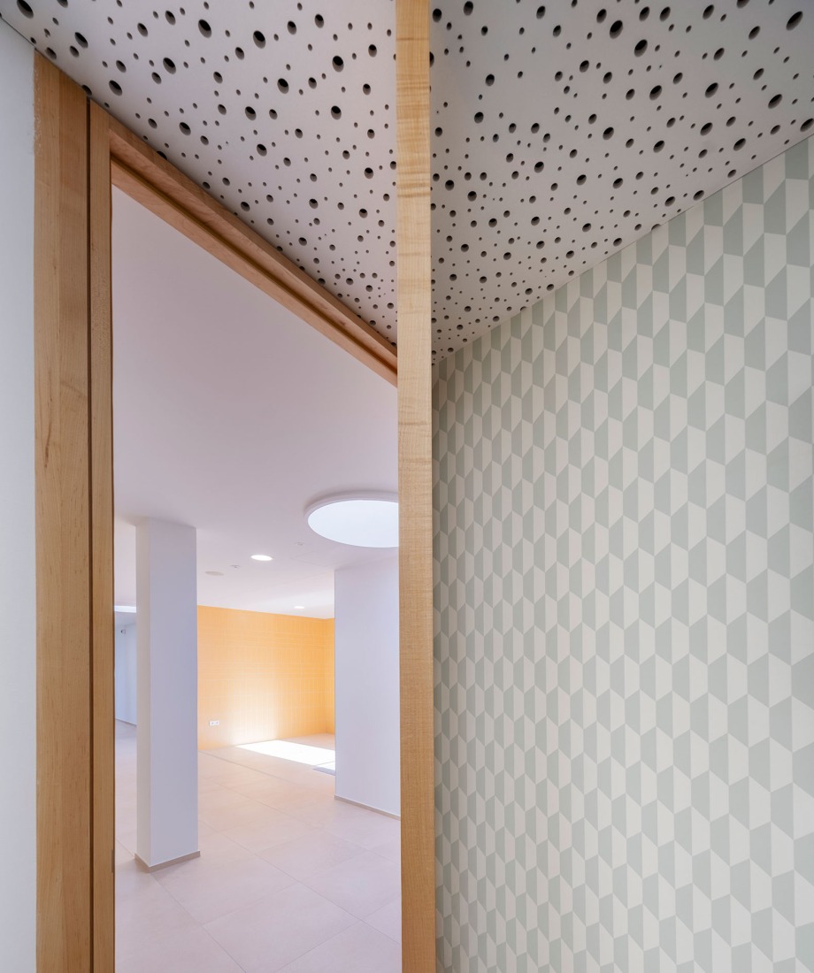 HTBA office and services complex by Martín Lejarraga. Photograph by David Frutos.