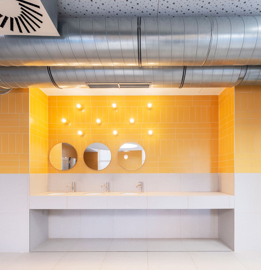 HTBA office and services complex by Martín Lejarraga. Photograph by David Frutos.