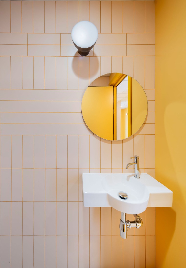 HTBA office and services complex by Martín Lejarraga. Photograph by David Frutos.