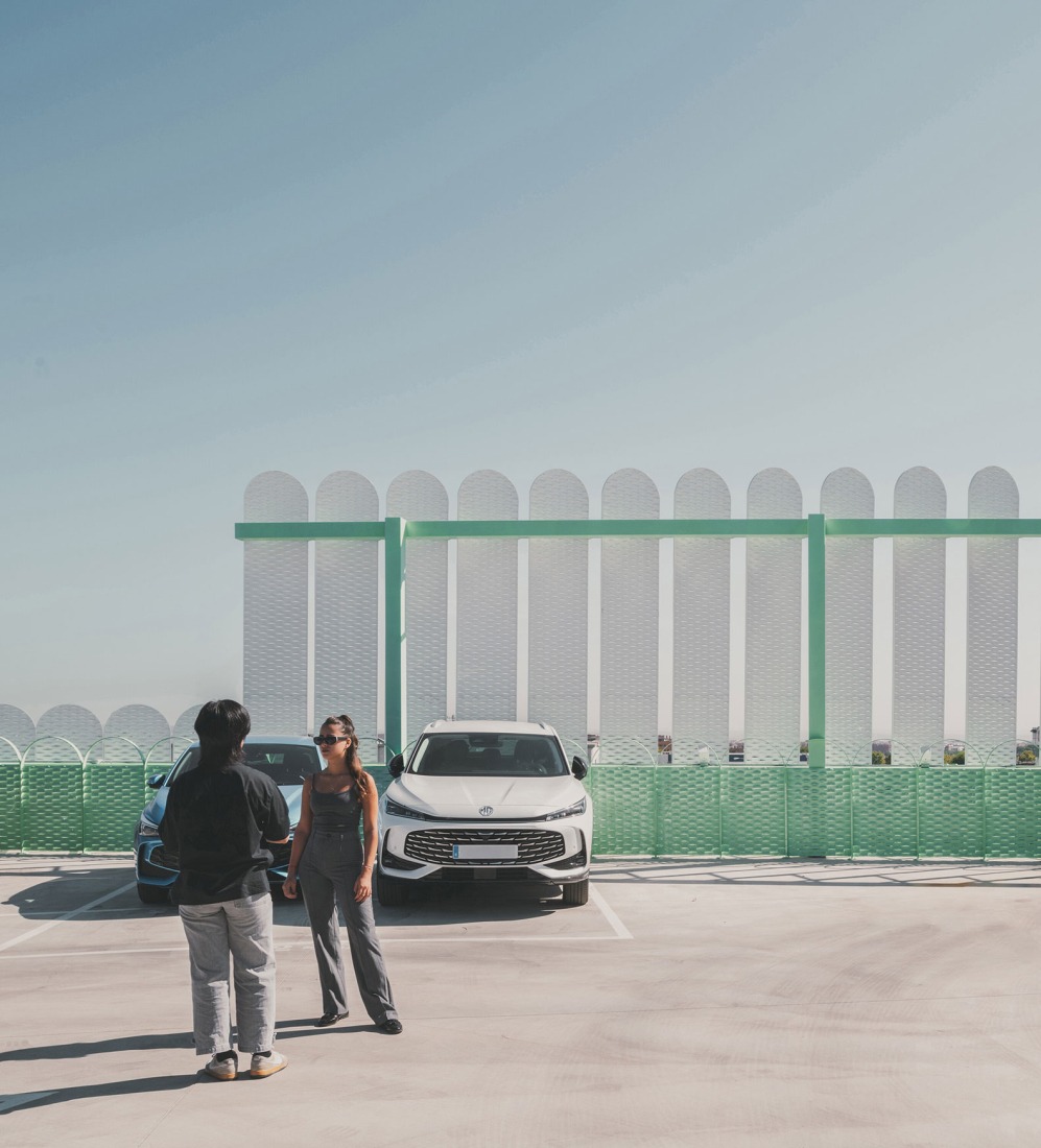 «Leganés Auto Center» por OOIIO Arquitectura. Fotografía por Javier de Paz.