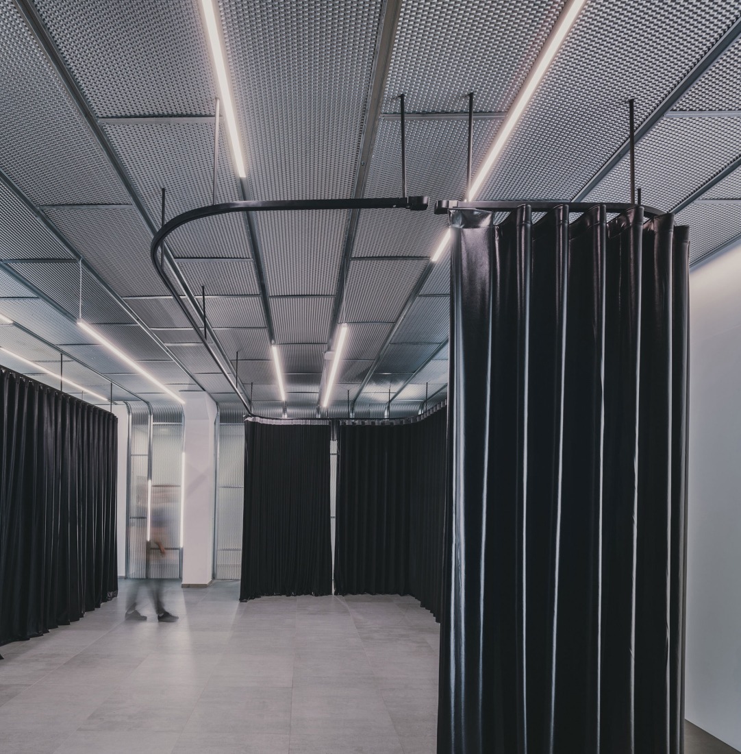 «Leganés Auto Center» por OOIIO Arquitectura. Fotografía por Javier de Paz.