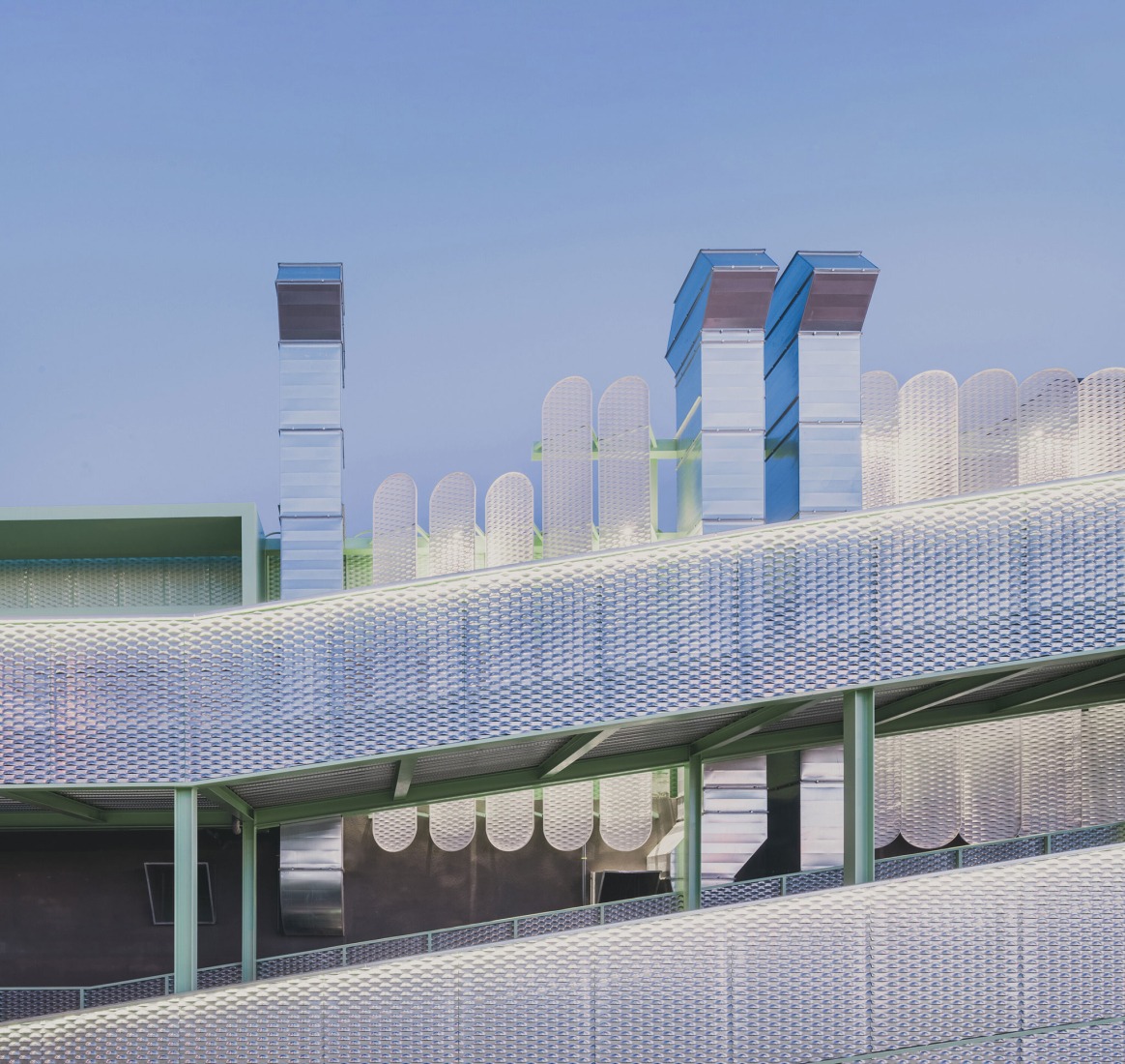 «Leganés Auto Center» por OOIIO Arquitectura. Fotografía por Javier de Paz.