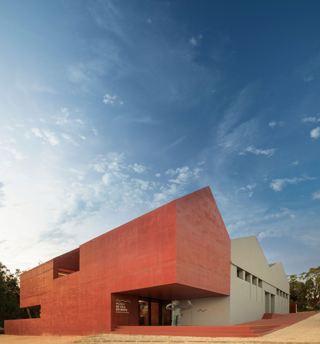 Vila do Bispo Museum by spaceworkers. Photograph by Fernando Guerra.