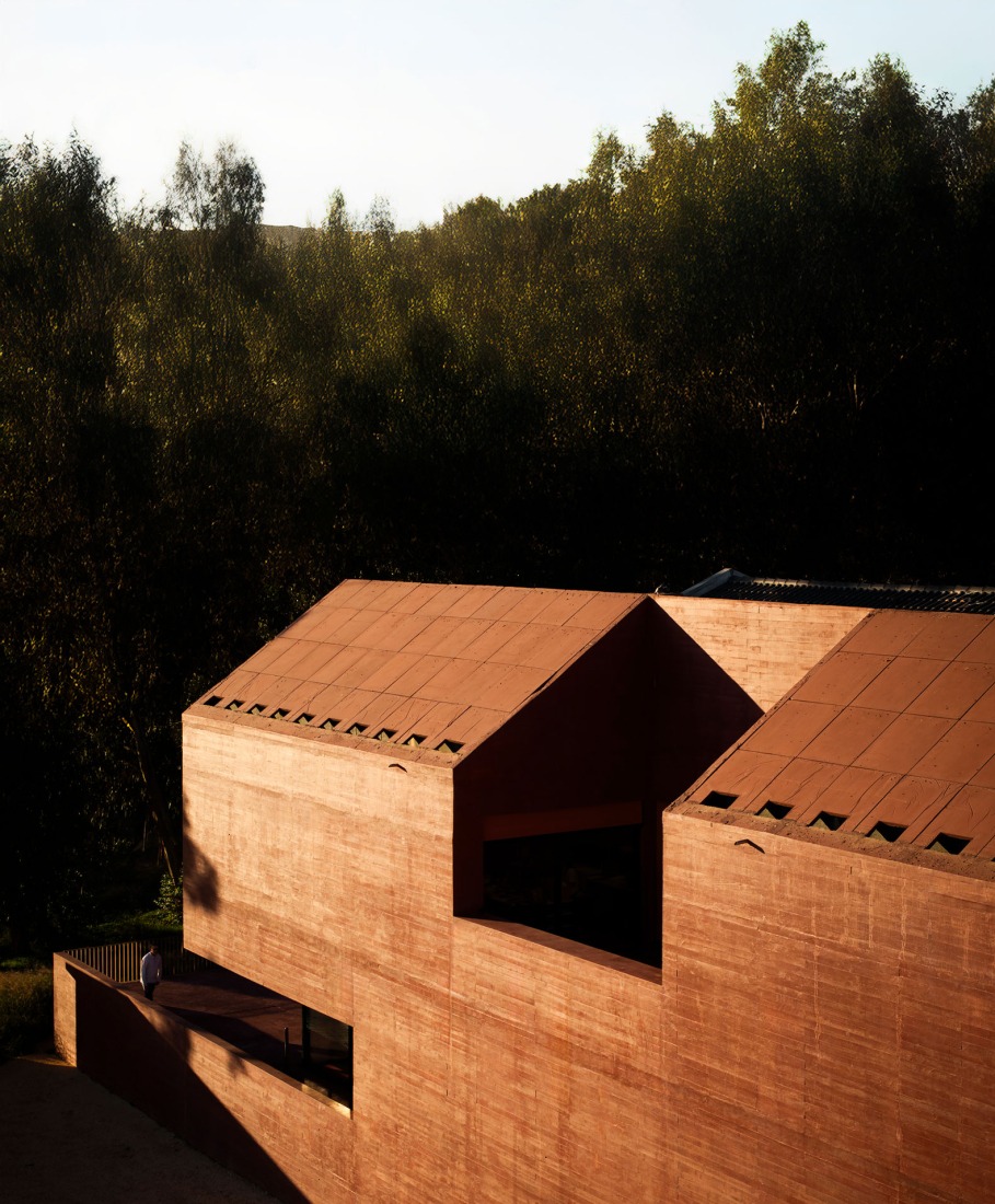 Vila do Bispo Museum by spaceworkers. Photograph by Fernando Guerra.