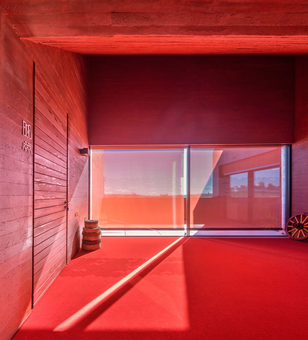 Vila do Bispo Museum by spaceworkers. Photograph by Fernando Guerra.