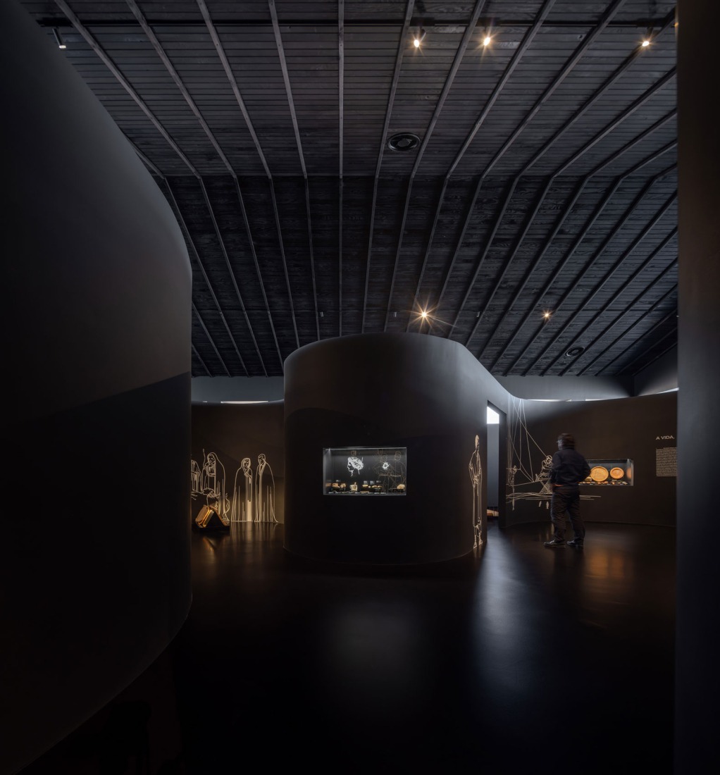 Vila do Bispo Museum by spaceworkers. Photograph by Fernando Guerra.