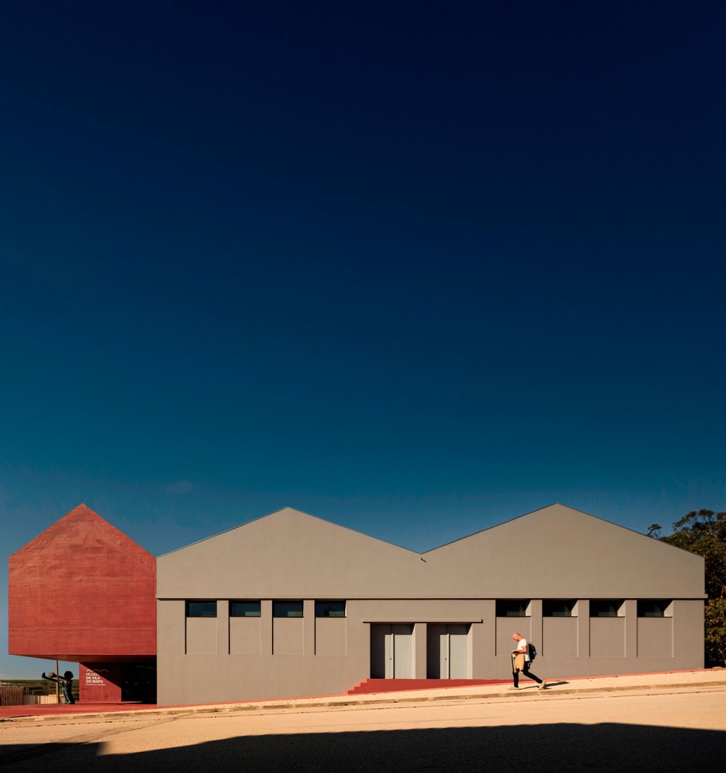 Vila do Bispo Museum by spaceworkers. Photograph by Fernando Guerra.