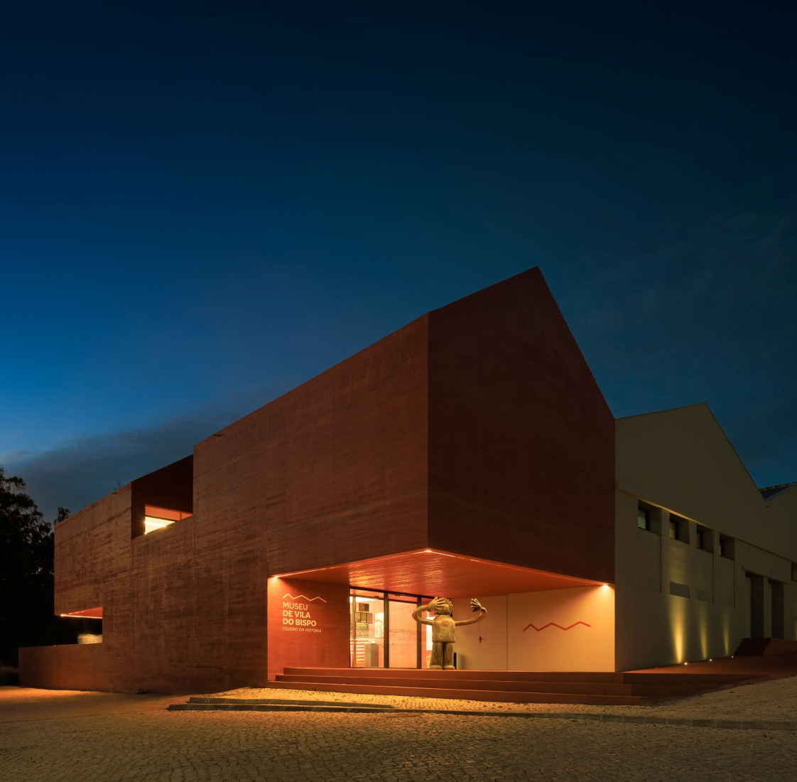 Vila do Bispo Museum by spaceworkers. Photograph by Fernando Guerra.