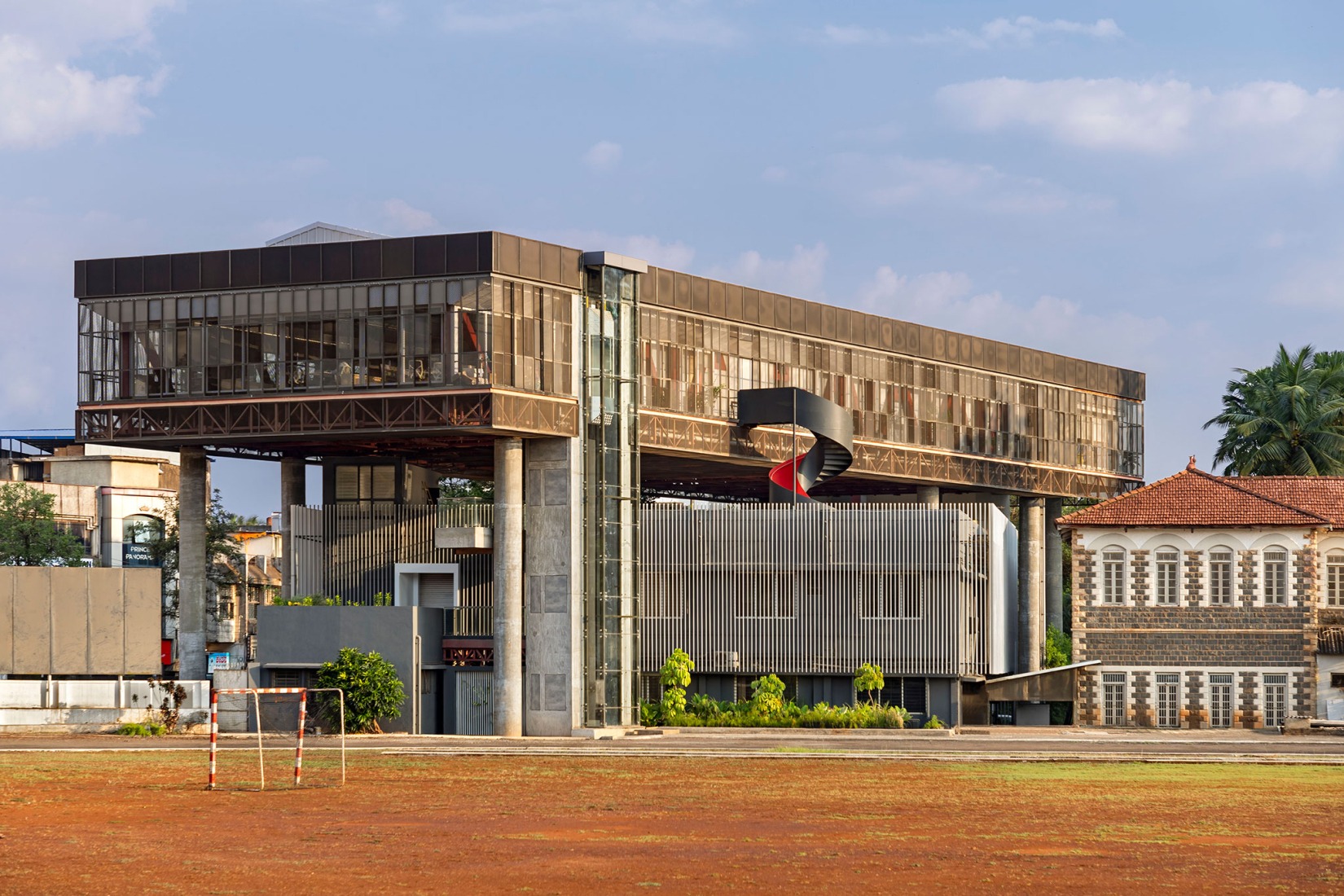 "Hoverspace" Extension to the KLE Society Head Office by Thirdspace. Photograph by Andre J Fanthome.