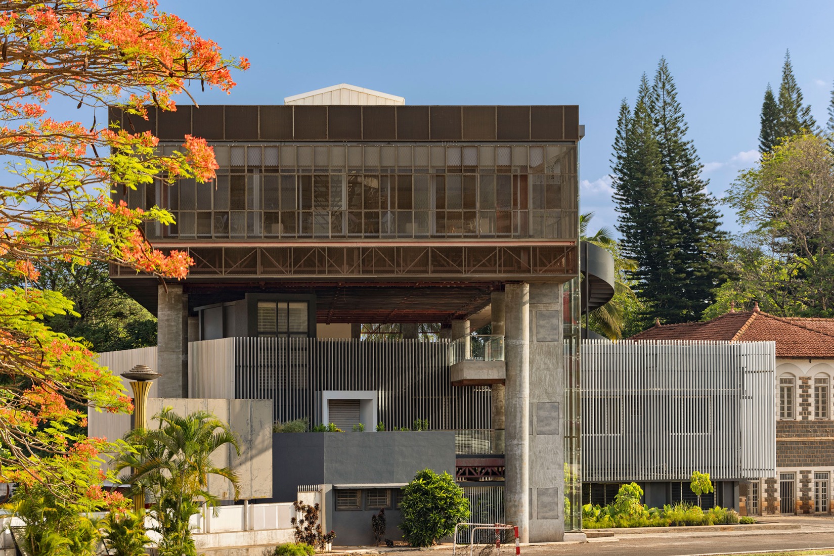 "Hoverspace" Extension to the KLE Society Head Office by Thirdspace. Photograph by Andre J Fanthome.
