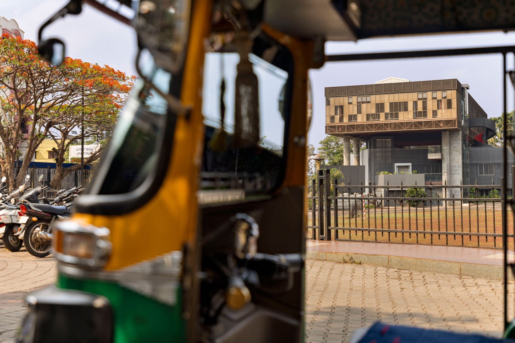 "Hoverspace" Extension to the KLE Society Head Office by Thirdspace. Photograph by Andre J Fanthome.
