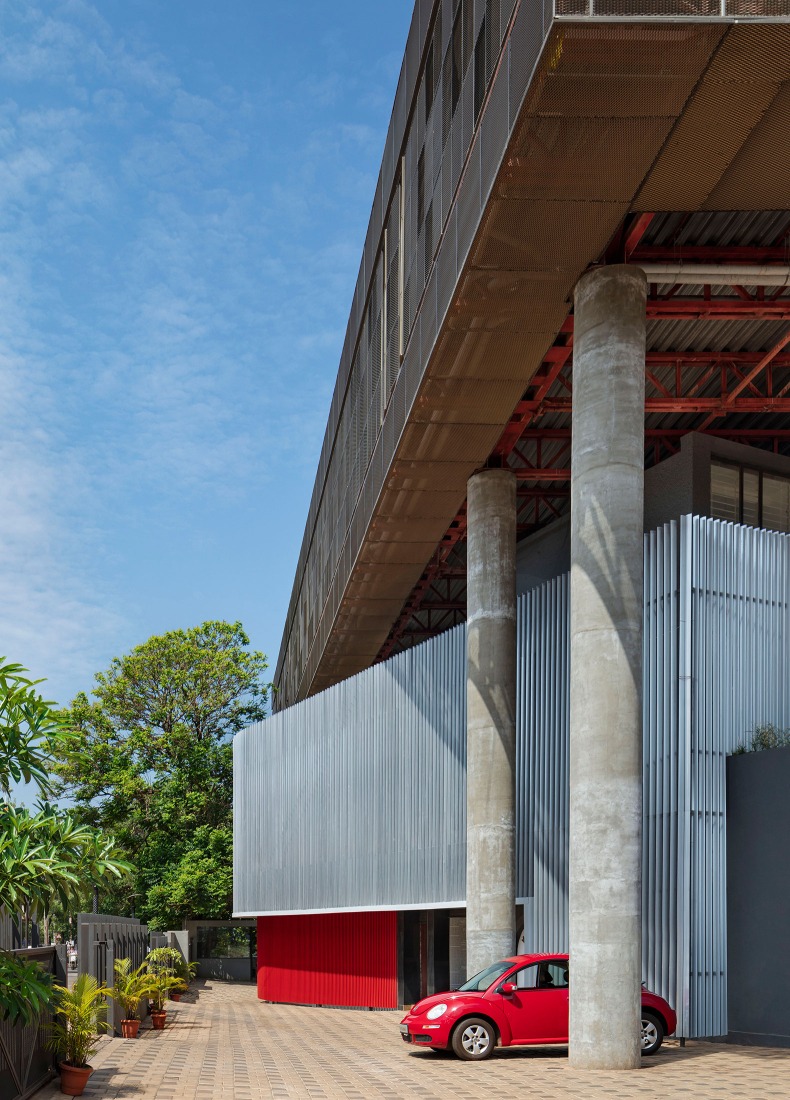 "Hoverspace" Extension to the KLE Society Head Office by Thirdspace. Photograph by Andre J Fanthome.