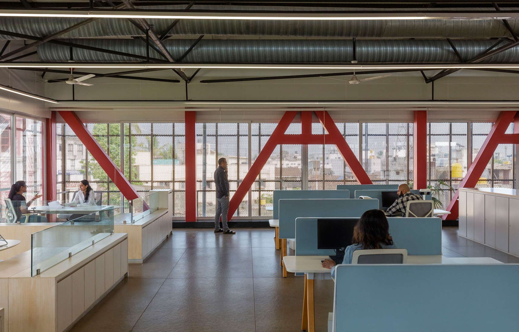 "Hoverspace" Extension to the KLE Society Head Office by Thirdspace. Photograph by Suryan and Dang.