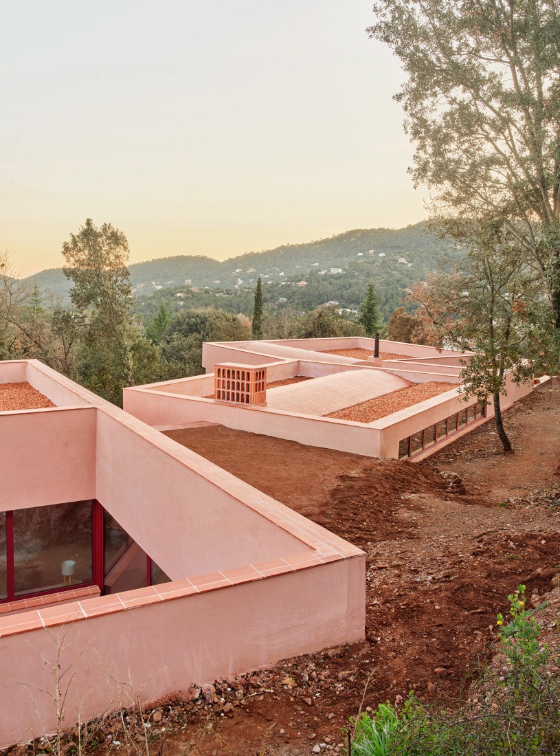 "Casa Sota la Mola" by Twobo. Photograph by José Hevia.