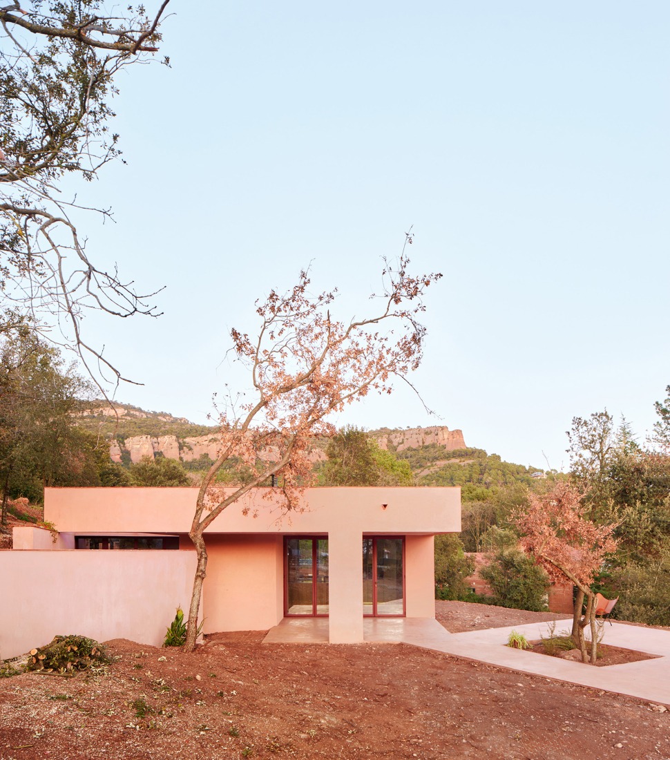 "Casa Sota la Mola" by Twobo. Photograph by José Hevia.