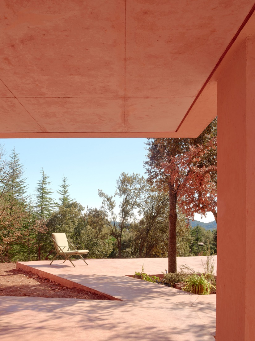 "Casa Sota la Mola" by Twobo. Photograph by José Hevia.