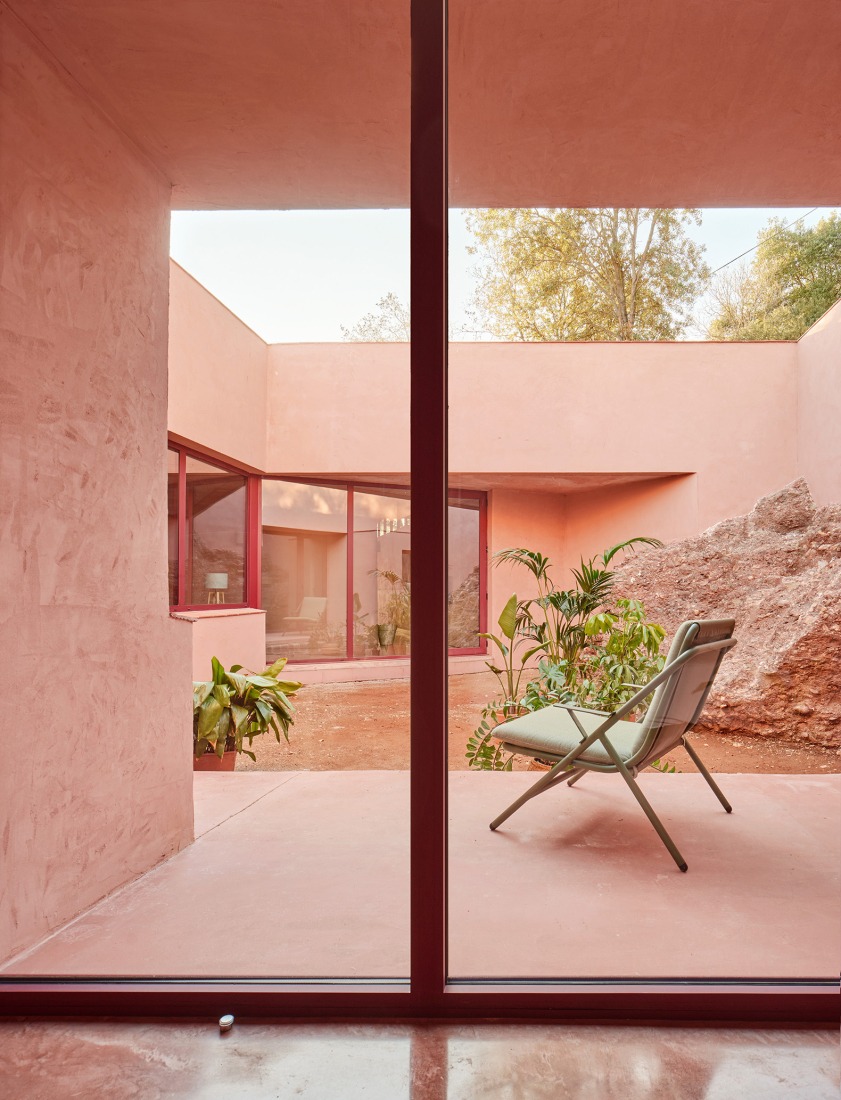 "Casa Sota la Mola" by Twobo. Photograph by José Hevia.